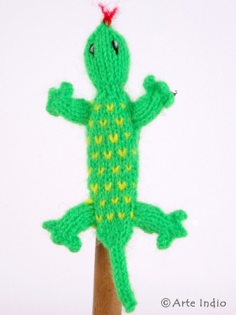 Finger puppet. Lizard green