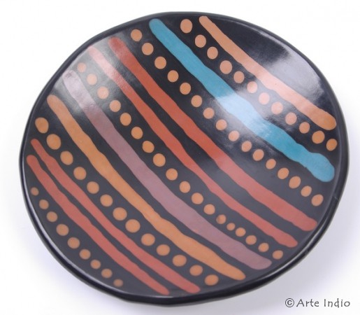 Hand-painted Chulucanas ceramic plate