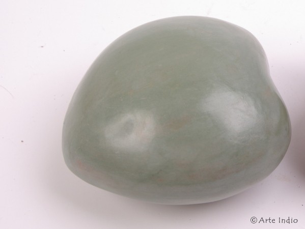 Chulucanas-Keramik. Herz grün