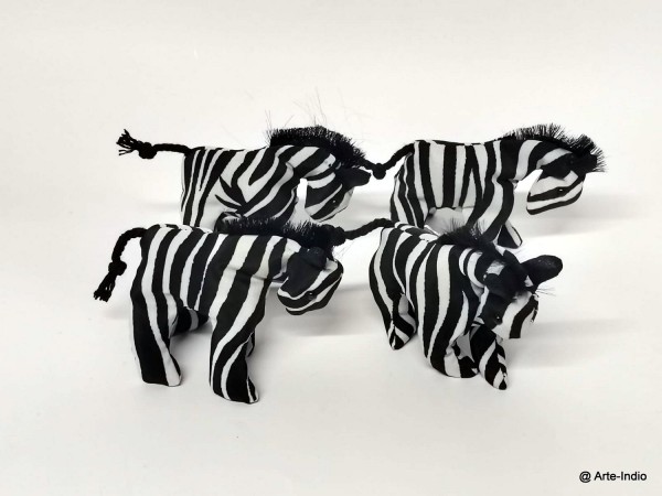 Sandtiere. Zebra ca. 6 cm. Diverse Farben