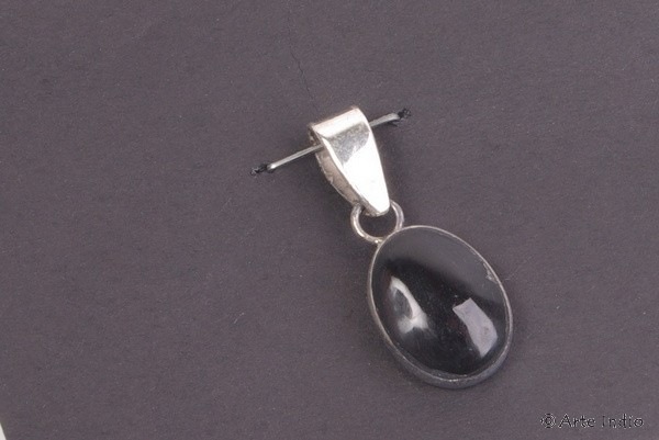 Silver pendant with onyx