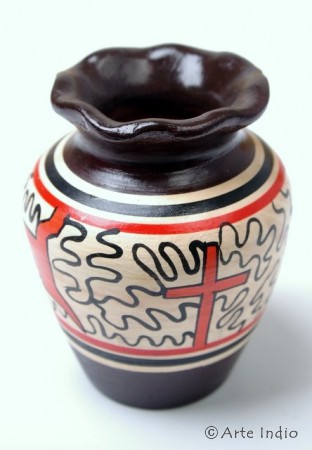Vase - shipibo motif