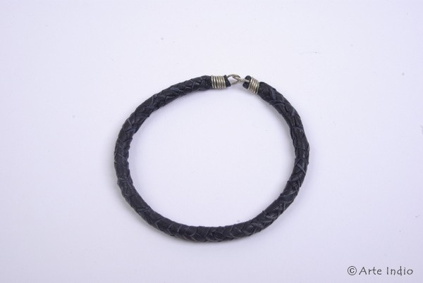 Armband aus Leder (schwarz)