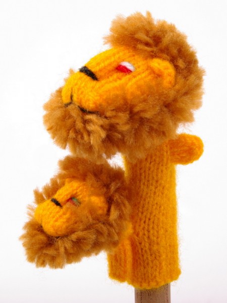 Finger puppet. Lion with child