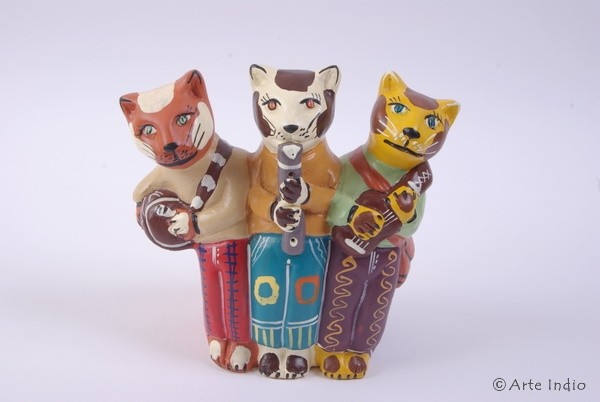 3-musician cats made of hand-painted clay