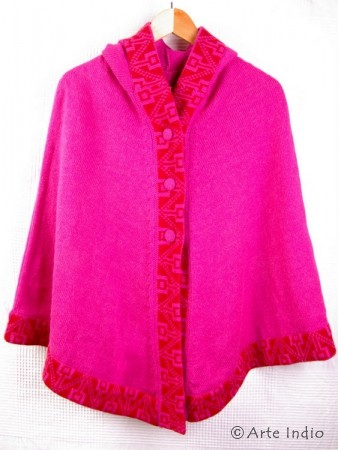 Poncho gestrickt. Alpacryl-Wolle. pink/rot