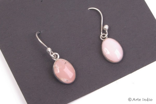 Earring. Silver with stone. Rose quartz. Oval