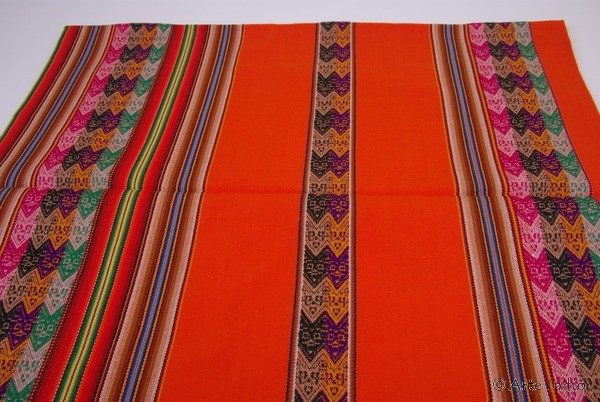 Maschinell Gewebte Decke aus Huaraz, Peru