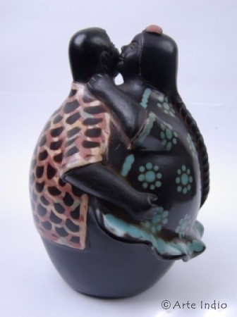 Chulucanas-Keramik. Der Kuss ca. 22 cm