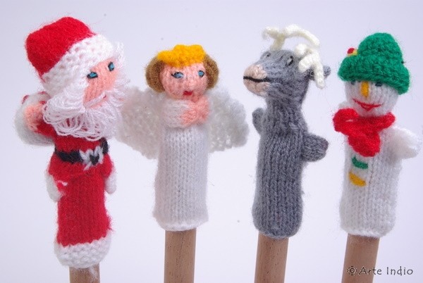 Finger puppet. 4 Christmas friends